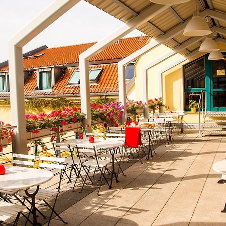 Mikon Eastgate Hotel - City Centre Berlim Exterior foto