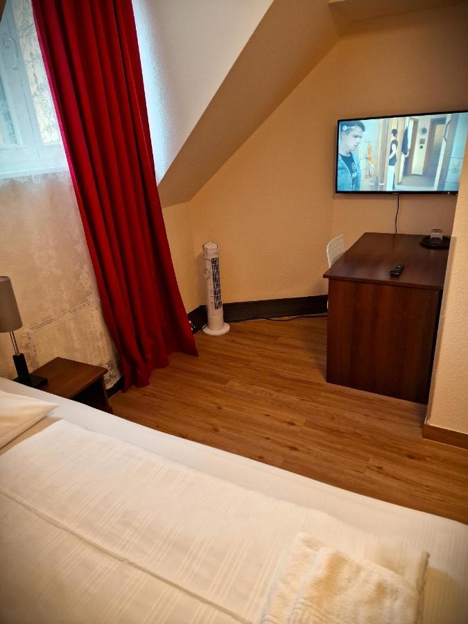 Mikon Eastgate Hotel - City Centre Berlim Exterior foto