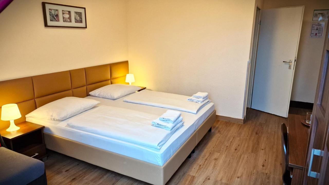 Mikon Eastgate Hotel - City Centre Berlim Exterior foto