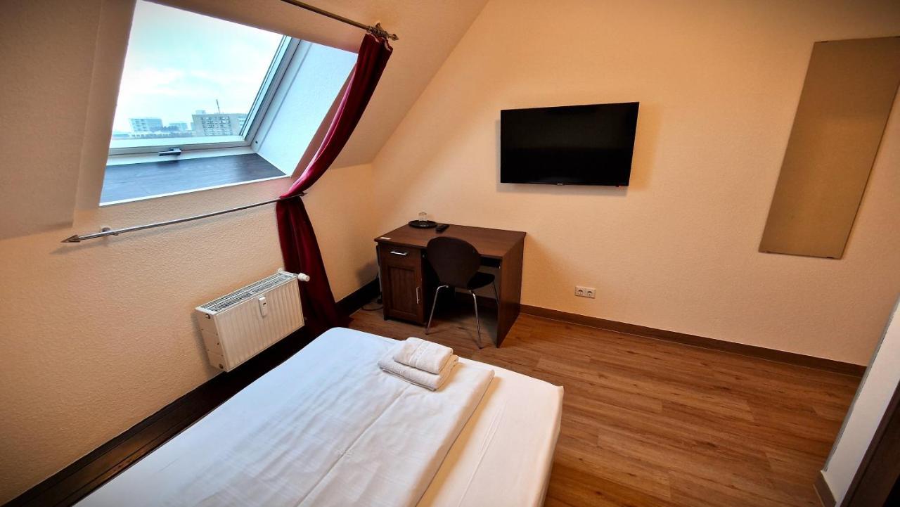Mikon Eastgate Hotel - City Centre Berlim Exterior foto