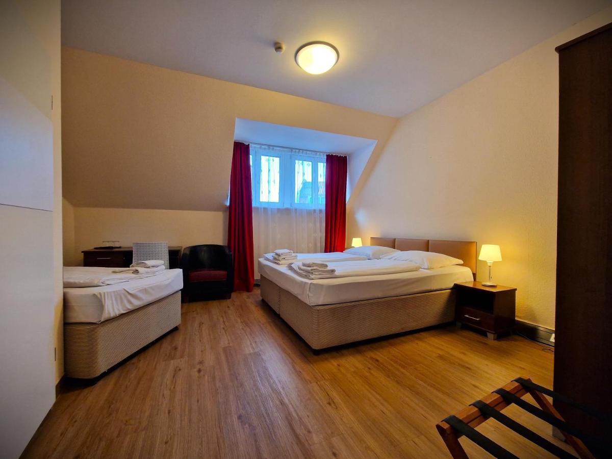 Mikon Eastgate Hotel - City Centre Berlim Exterior foto