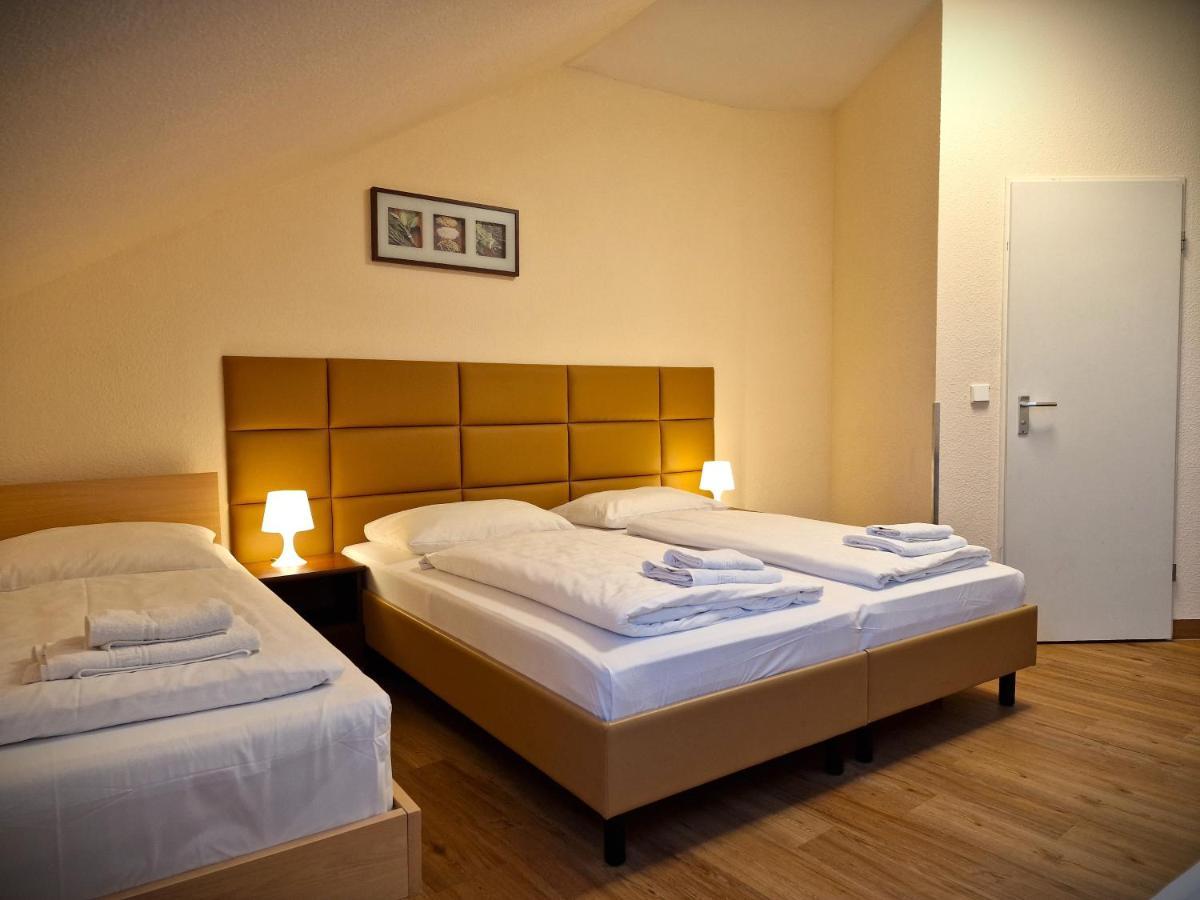 Mikon Eastgate Hotel - City Centre Berlim Exterior foto