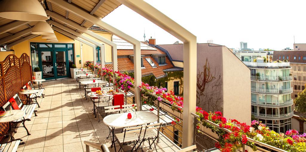 Mikon Eastgate Hotel - City Centre Berlim Exterior foto